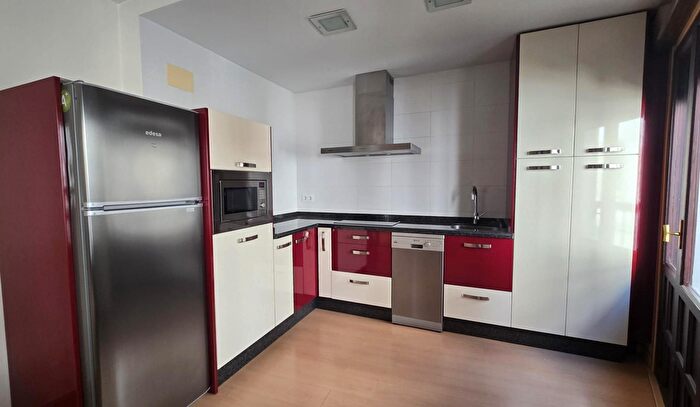 Casas en venta y pisos alquiler - 3