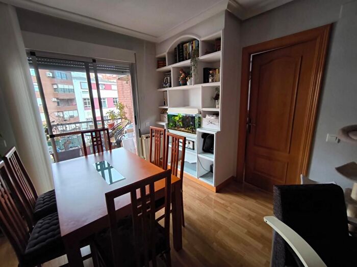 Casas en venta y pisos alquiler - 1