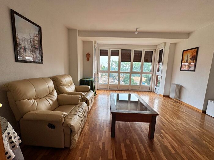 Casas en venta y pisos alquiler - 1