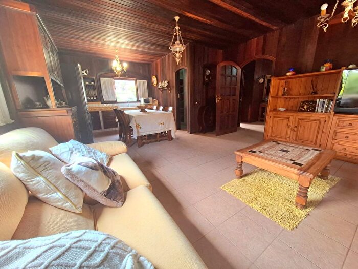 Casas en venta y pisos alquiler - 3