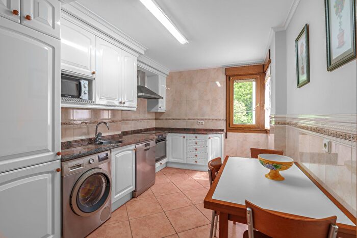 Casas en venta y pisos alquiler - 3