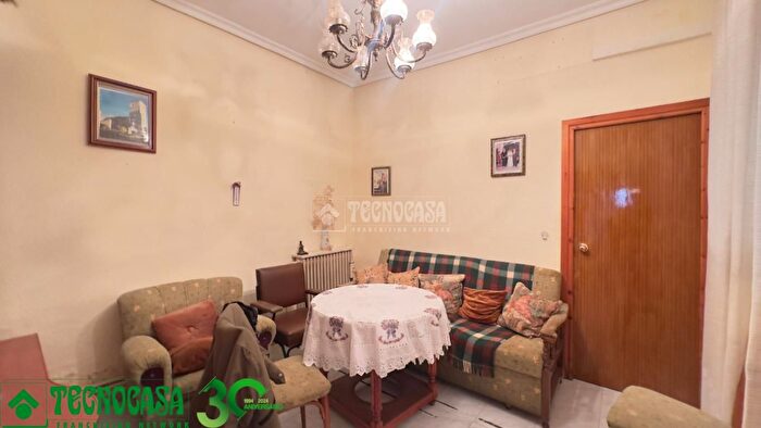 Casas en venta y pisos alquiler - 1
