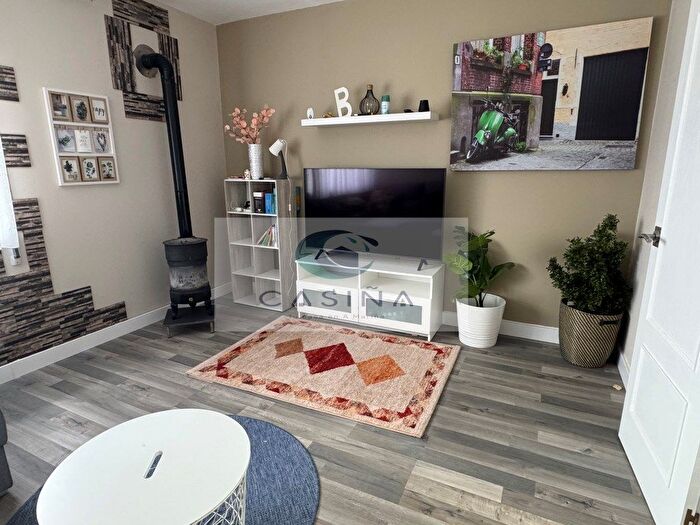 Casas en venta y pisos alquiler - 3