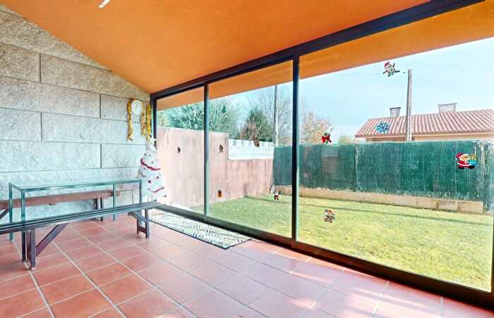 Casa en venta en Ponteareas, Pontevedra de 3 habitaciones