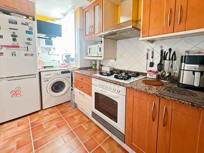 Casas en venta y pisos alquiler - 2