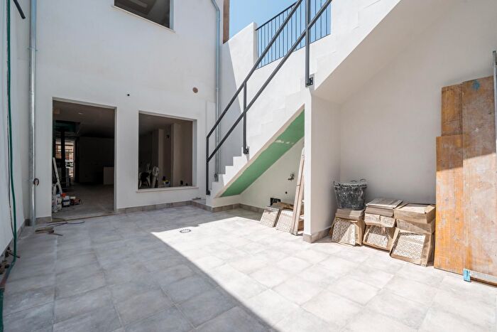 Casas en venta y pisos alquiler - 2