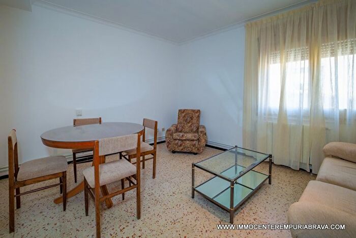 Piso en venta en Vilafant, Girona de 3 habitaciones
