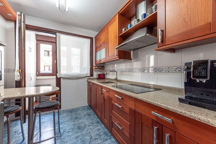 Casas en venta y pisos alquiler - 1