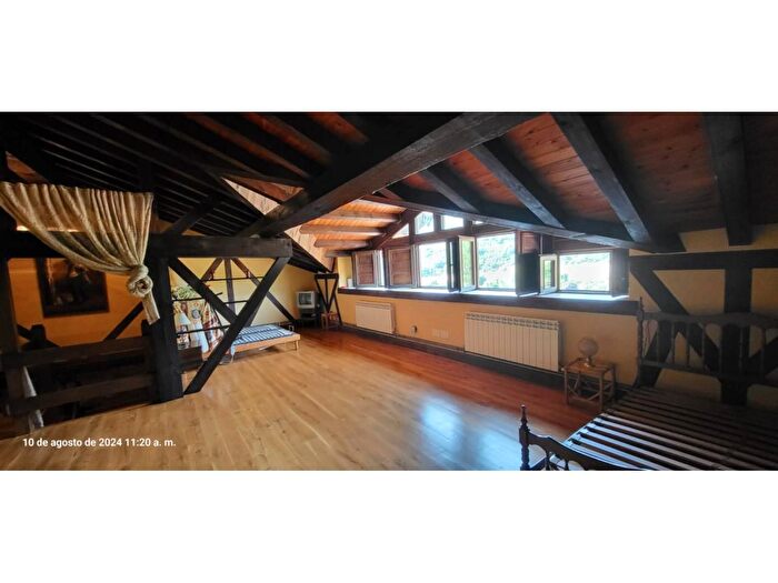 Casa en venta en Crucero Aquende, Miranda de Ebro de 6 habitaciones