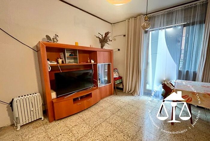 Piso en venta en Ciutat Vella, El Raval de 3 habitaciones