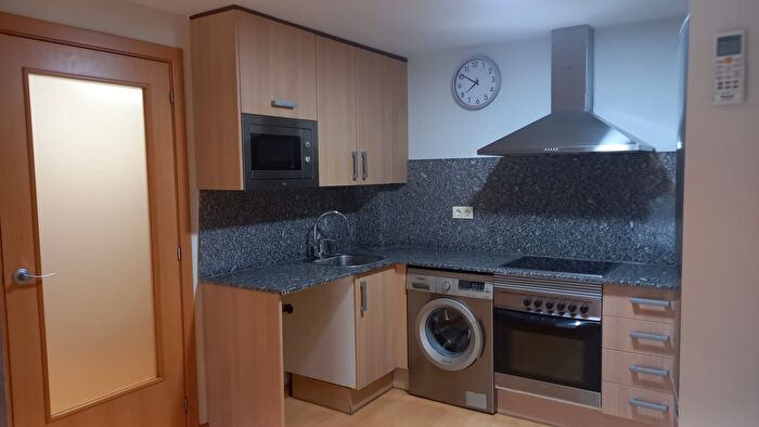 Casas en venta y pisos alquiler - 1