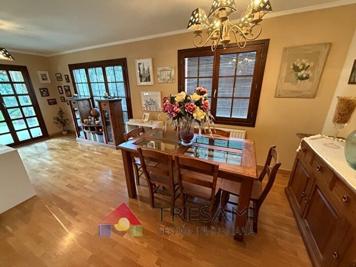 Casas en venta y pisos alquiler - 3