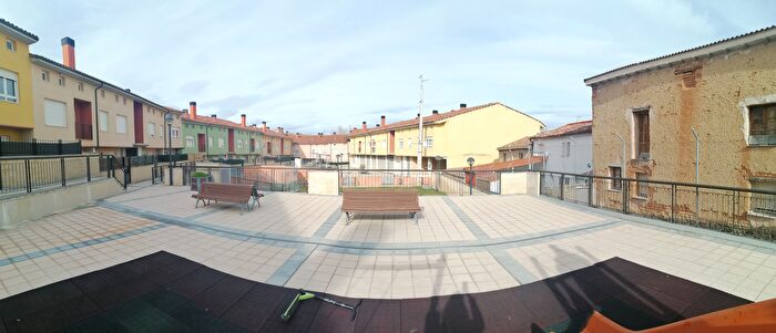 Casas en venta y pisos alquiler - 3