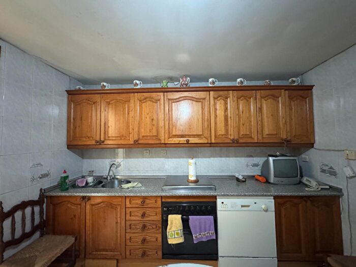 Casas en venta y pisos alquiler - 2