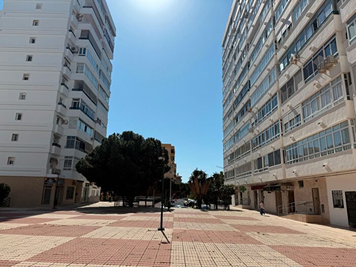 Piso en venta en Carretera de Cádiz, Los Guindos Parque Mediterráneo Santa Paula de 4 habitaciones