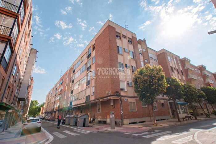 Piso en venta en Plaza de Toros, Valladolid Capital de 3 habitaciones