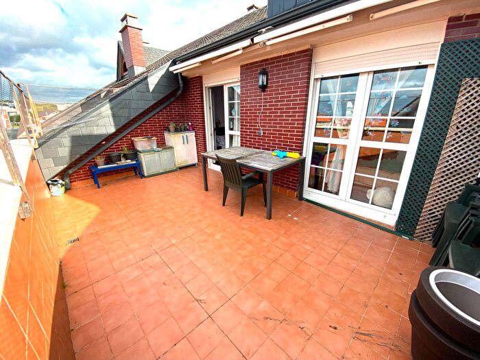Casas en venta y pisos alquiler - 2