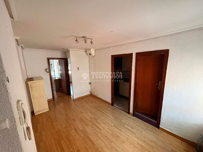 Casas en venta y pisos alquiler - 1