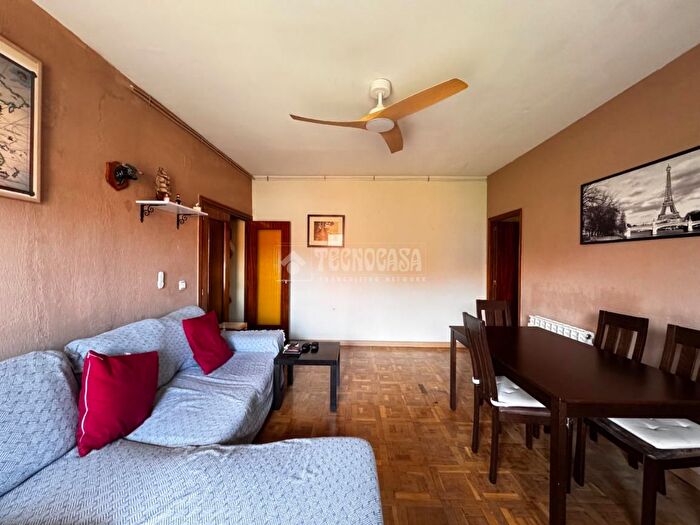 Casas en venta y pisos alquiler - 1