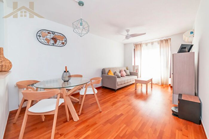 Casas en venta y pisos alquiler - 1