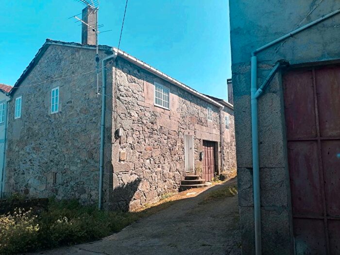 Casa en venta en Chantada, Lugo de 3 habitaciones