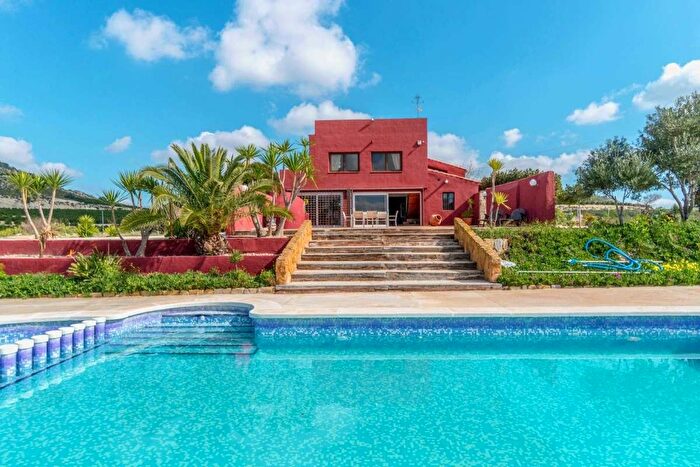 Casa en venta en Desamparados Hurchillo Torremendo, Orihuela de 4 habitaciones