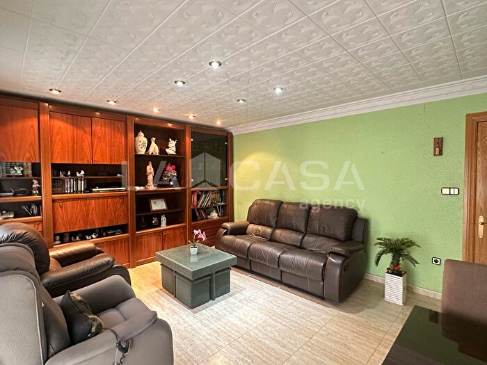 Casas en venta y pisos alquiler - 3