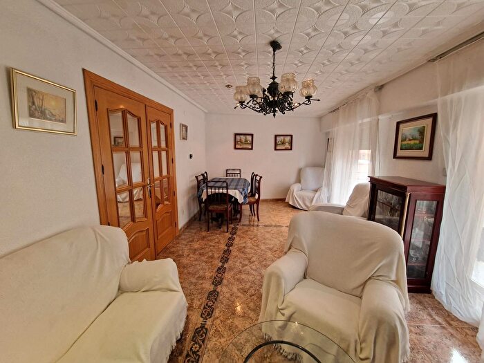 Casas en venta y pisos alquiler - 1