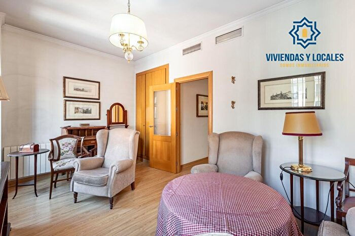 Casas en venta y pisos alquiler - 3