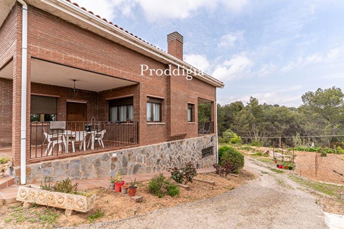 Casa en venta en Bellaterra, Cerdanyola del Vallès de 4 habitaciones