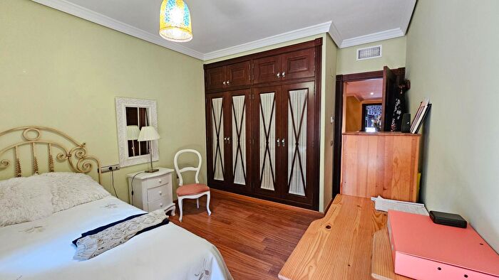 Casas en venta y pisos alquiler - 2
