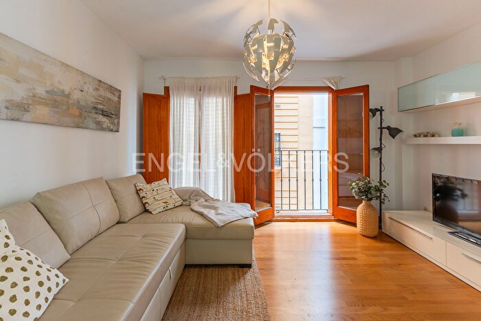 Casas en venta y pisos alquiler - 1