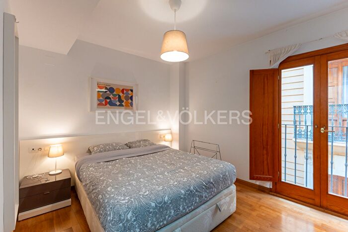 Casas en venta y pisos alquiler - 3
