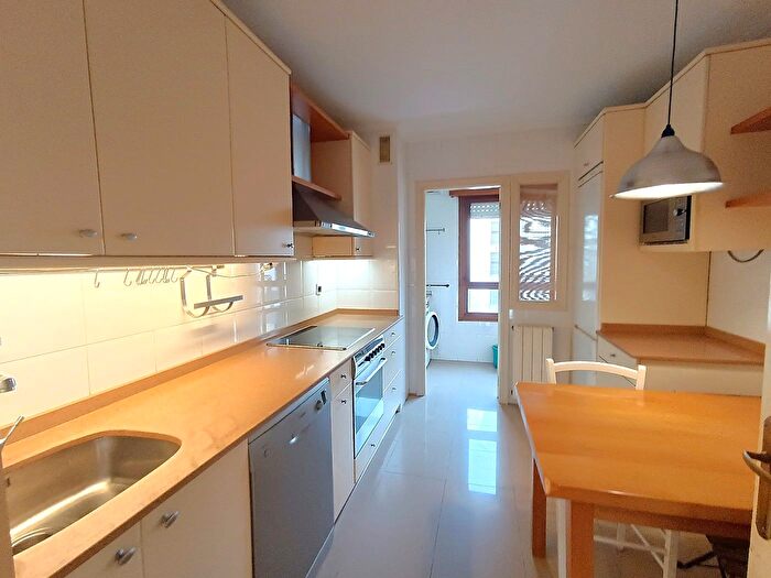 Casas en venta y pisos alquiler - 1