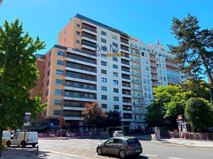 Casas en venta y pisos alquiler - 1