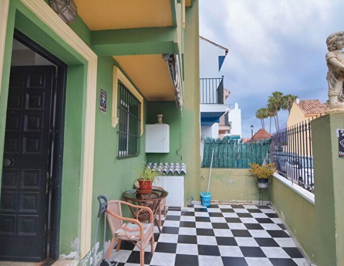 Casas en venta y pisos alquiler - 1