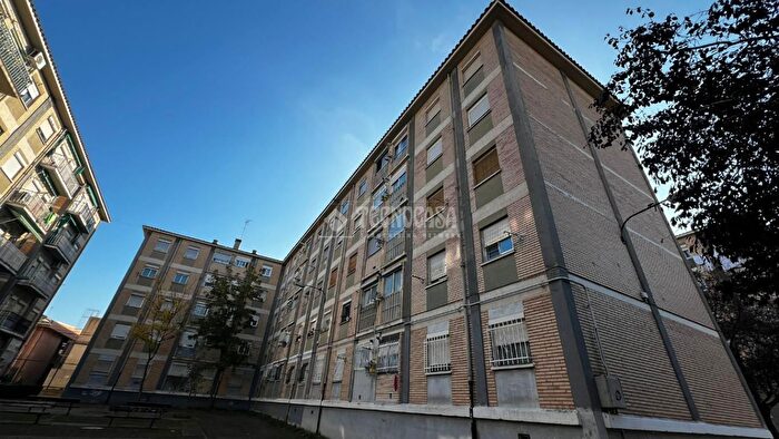 Casas en venta y pisos alquiler - 1