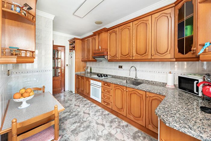 Casas en venta y pisos alquiler - 2