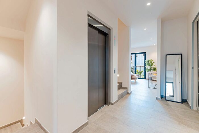 Casas en venta y pisos alquiler - 3
