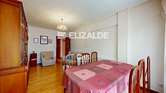 Casas en venta y pisos alquiler - 3