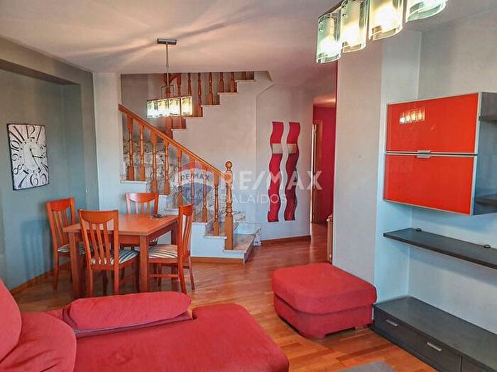 Casas en venta y pisos alquiler - 3