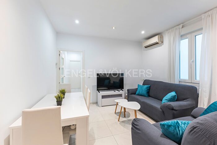 Casas en venta y pisos alquiler - 1