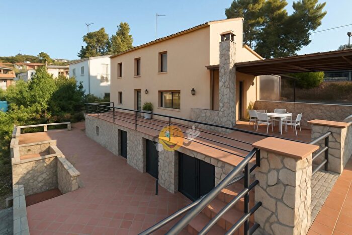 Casa en venta en Olesa de Bonesvalls, Barcelona de 5 habitaciones