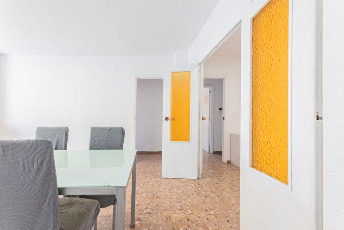 Piso en venta en Algirós, Ciutat Jardí de 4 habitaciones