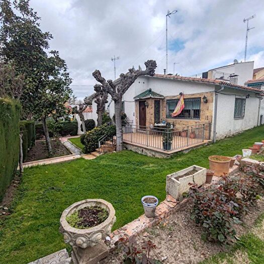 Casa en venta en Comunidad de Madrid, Madrid de 4 habitaciones