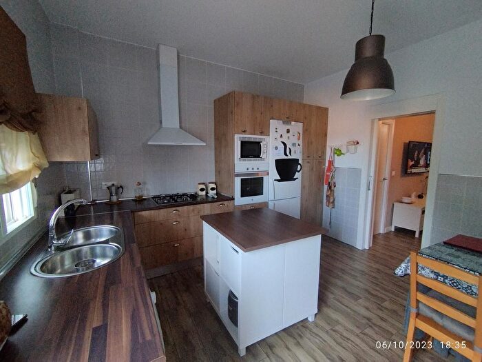 Casas en venta y pisos alquiler - 1