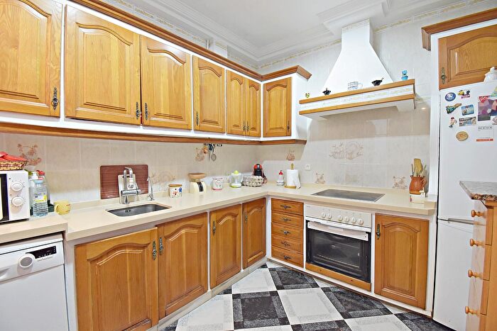 Casas en venta y pisos alquiler - 2