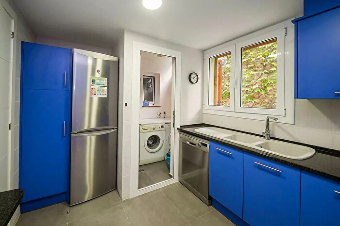 Casas en venta y pisos alquiler - 2
