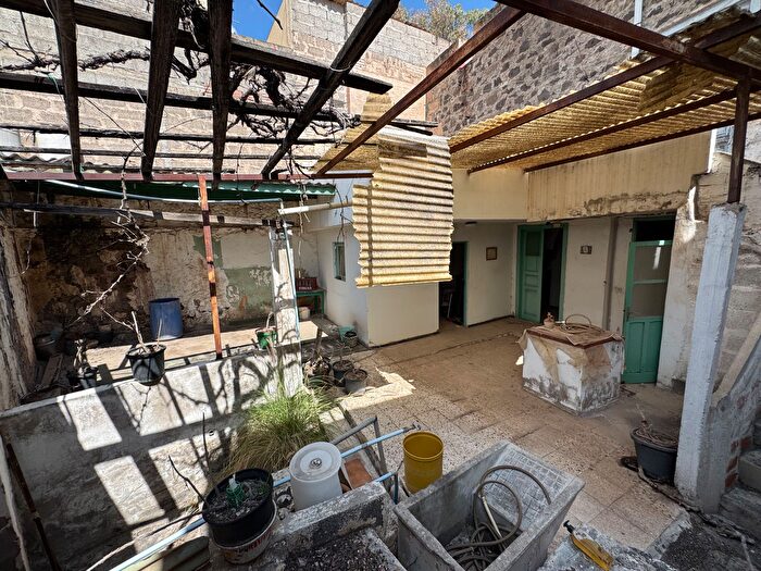 Casas en venta y pisos alquiler - 3