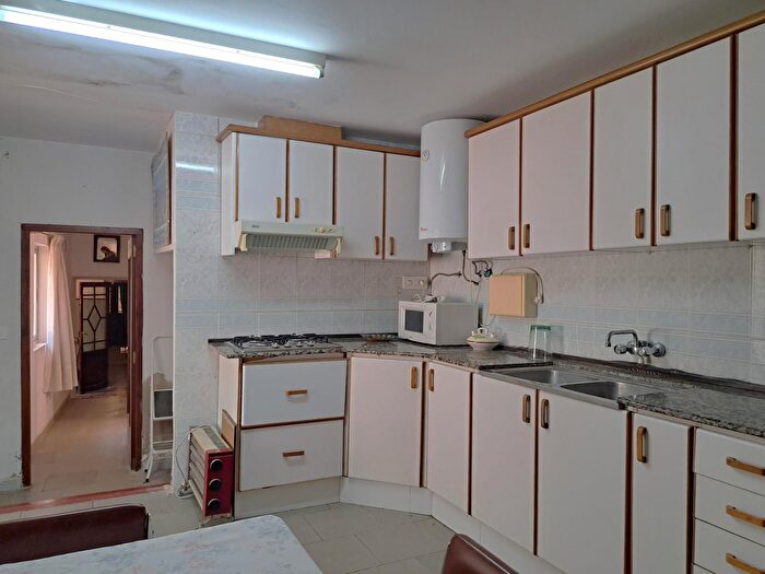 Casas en venta y pisos alquiler - 3